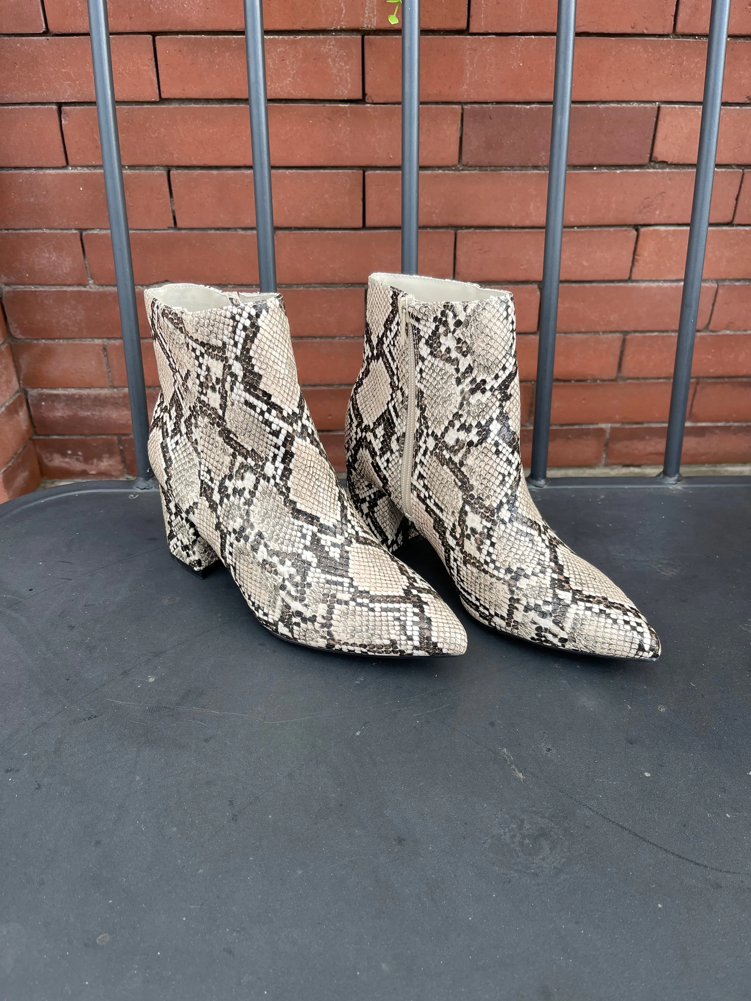 Bamboo Mode Beige Snake Bootie