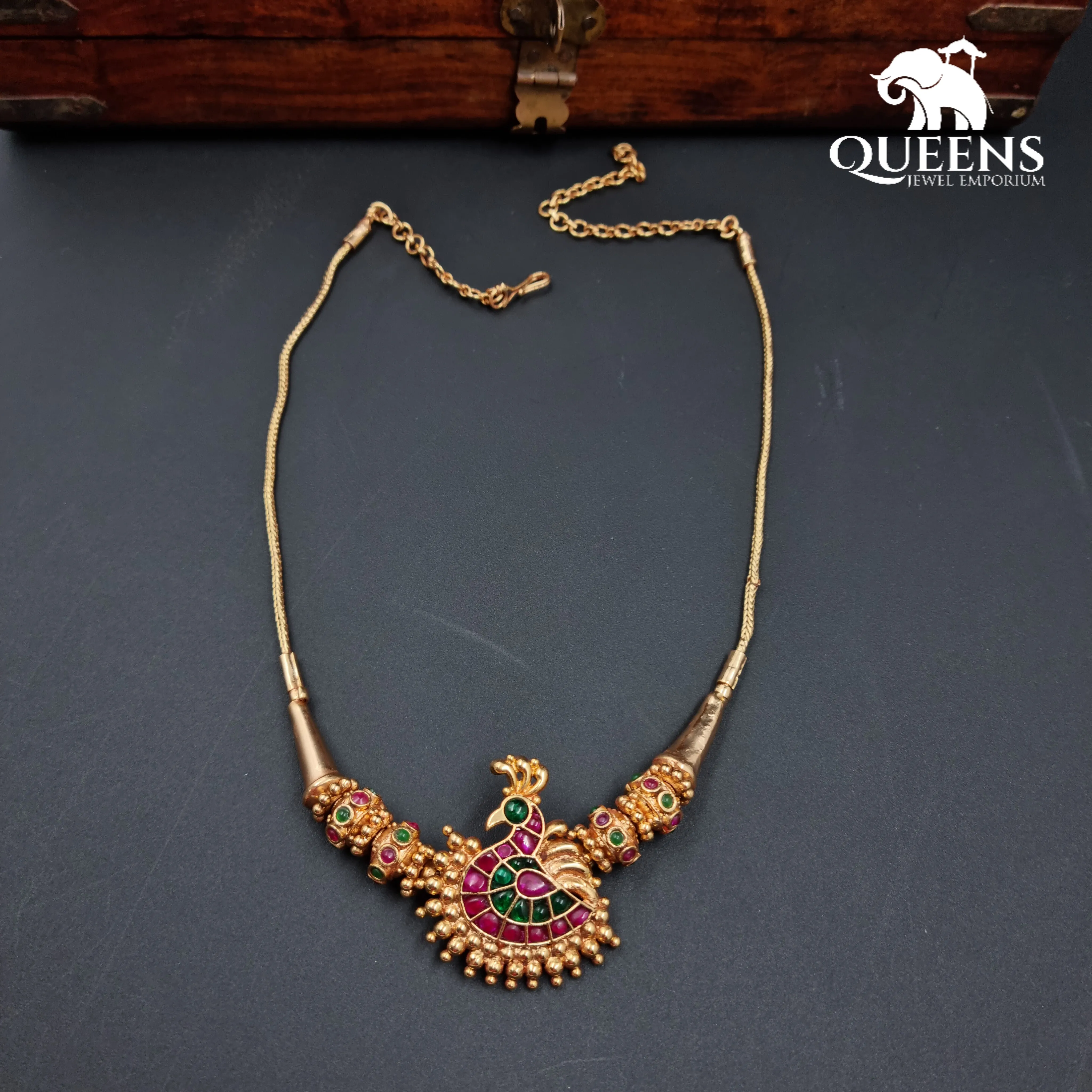 CHANDHIRAGAM KEMP NECKLACE